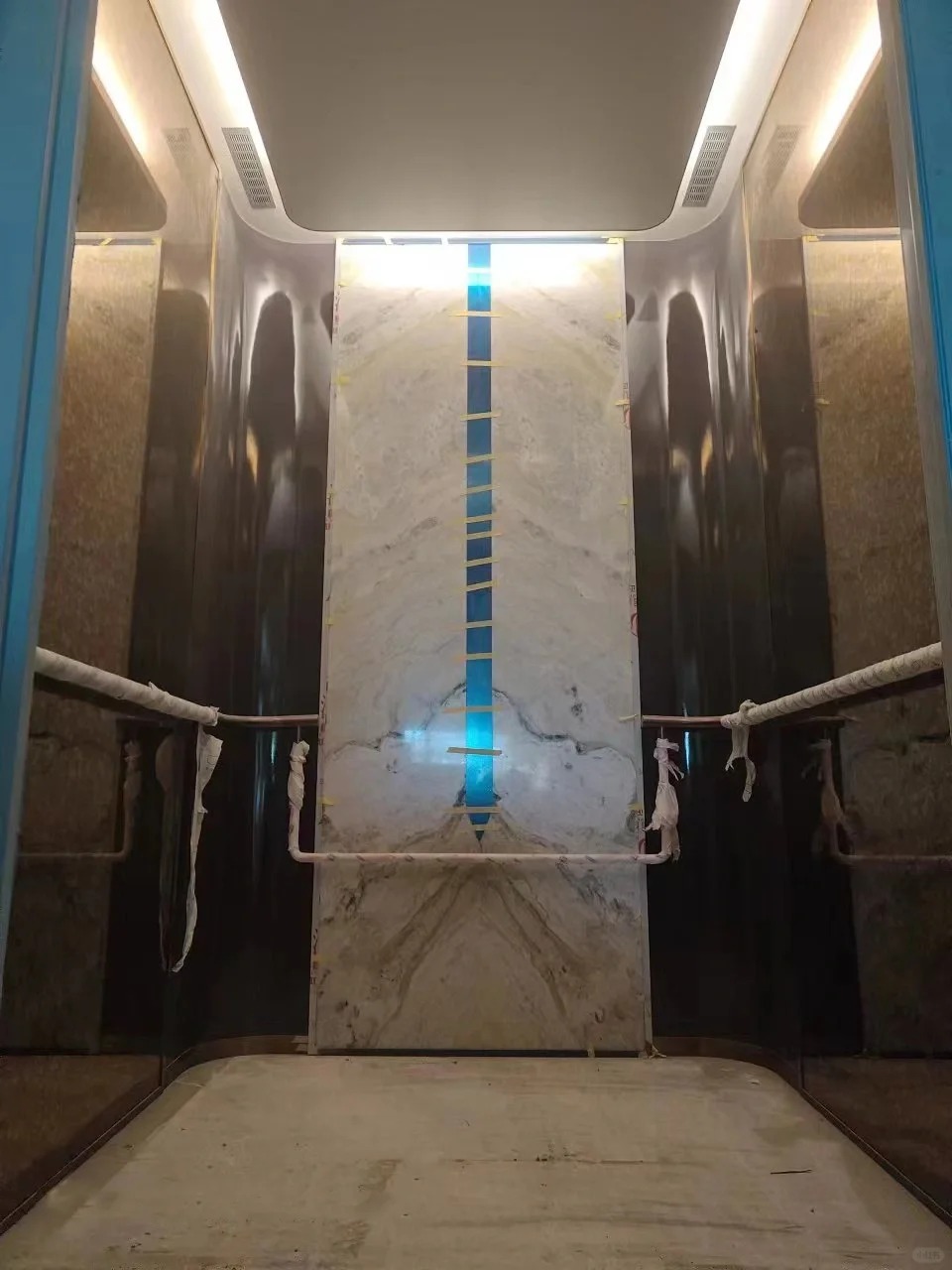 Các biện pháp phòng ngừa cho việc sử dụng thang máy giường là gì?